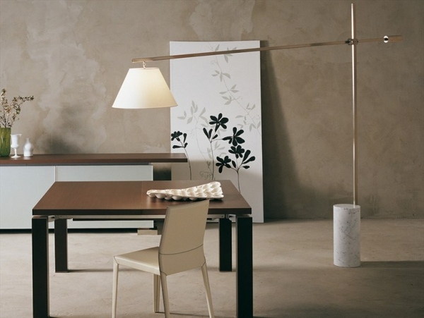 stojanová lampa libra moderný dizajn osvetlenia od Cattelan