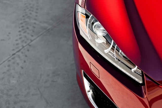 svetlomety skvelý návrhár línií známy zaujímavou farbou