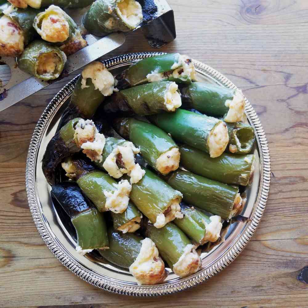 Recepty Jalapenos plnené ovčím syrom a varenými bylinkami