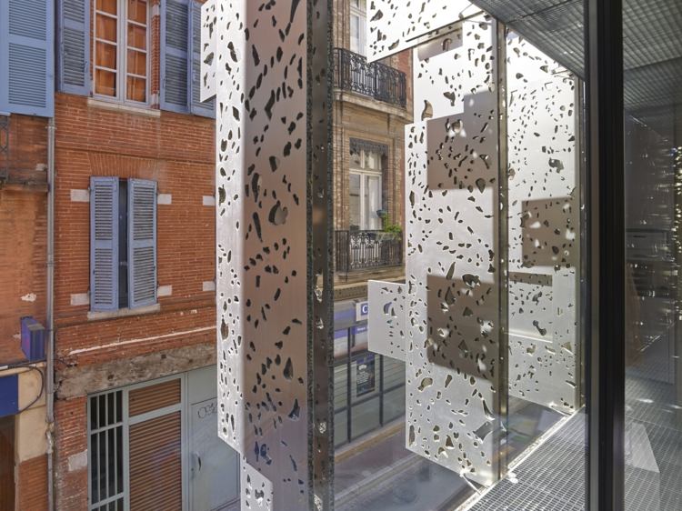 protislnečné žalúzie z oceľovej kancelárie