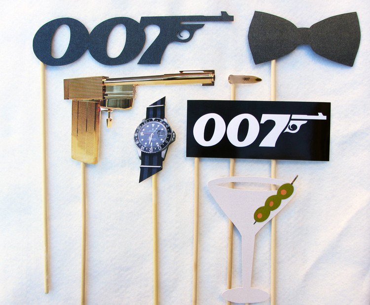 james-bond-party-decoration-watch-martiniglas-fly-gun