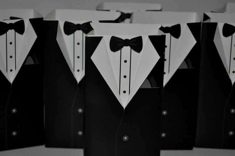 james-bond-party-pozvánka-smoking-motýlik-elegantný