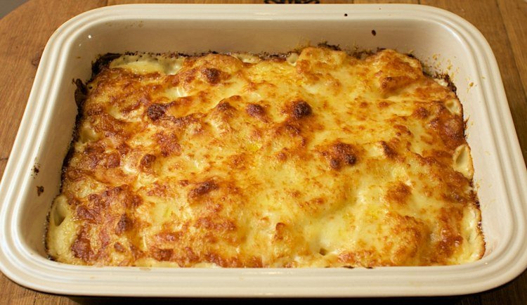 jamie-oliver-30-minútové recepty-dauphinoise-zemiaky-gratinovať-piecť