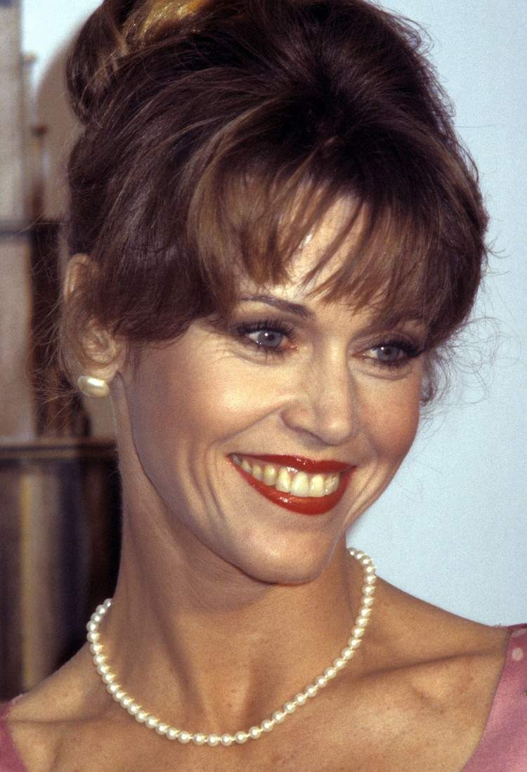 Účes Jane Fonda Účesy z roku 1980 s ofinou pre krátke vlasy