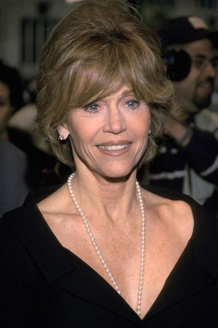 Účesy Jane Fonda 2000 Krátke účesy pre ženy nad 50 rokov