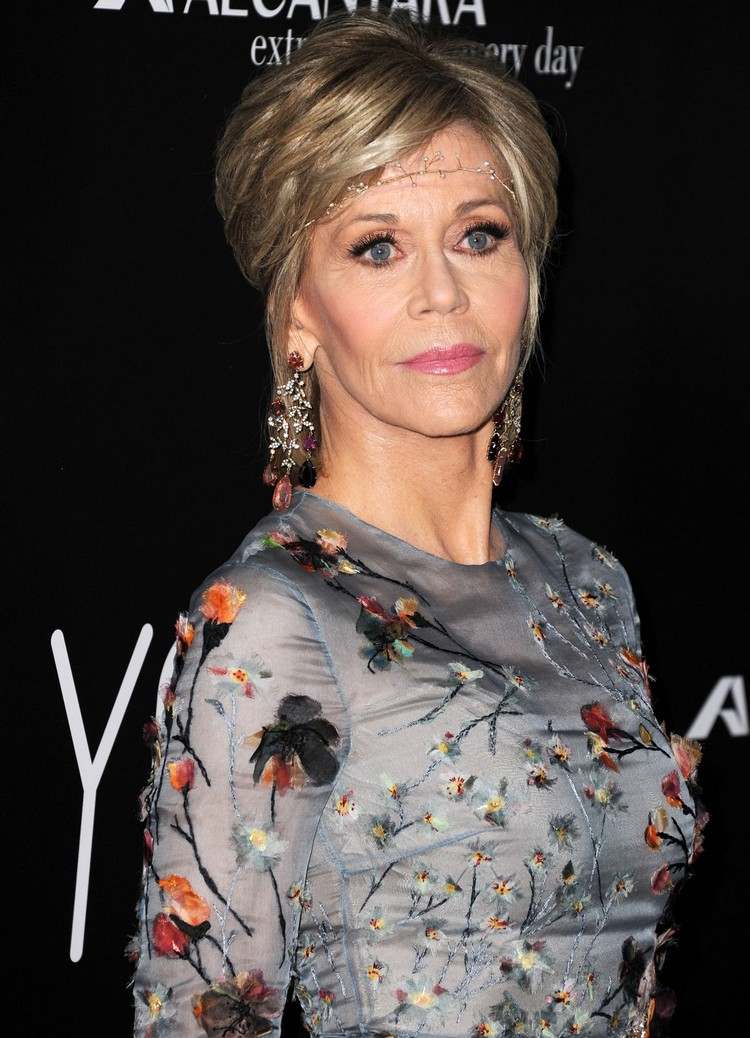 Vlasové doplnky pre krátke vlasy Účesy Jane Fonda Obrázky