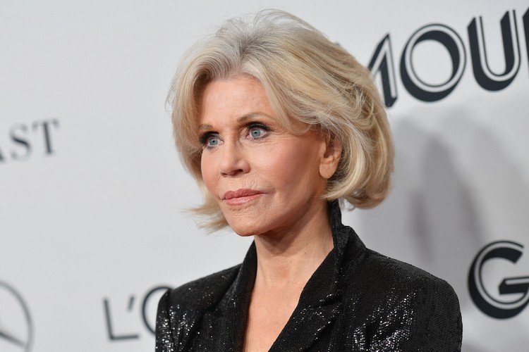 Účes Jane Fonda Bob Krátke účesy pre ženy nad 60 rokov