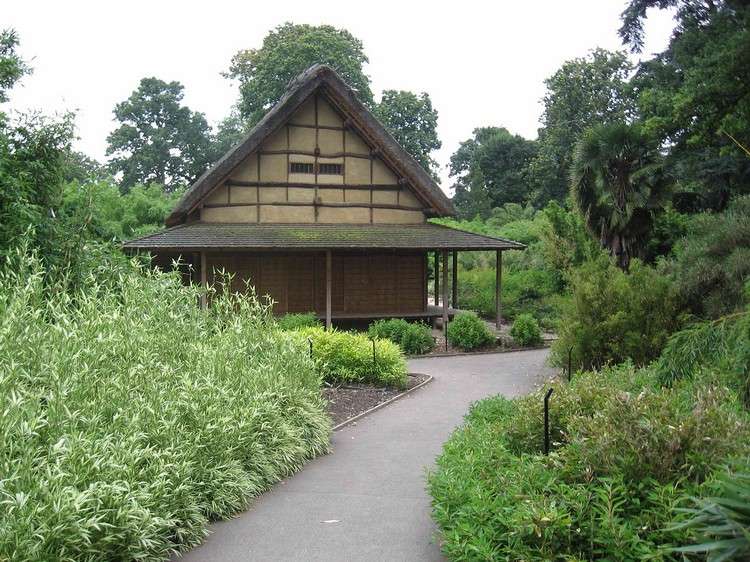 Japonské domy minka-tradičný-japonský-dom-štítová strecha