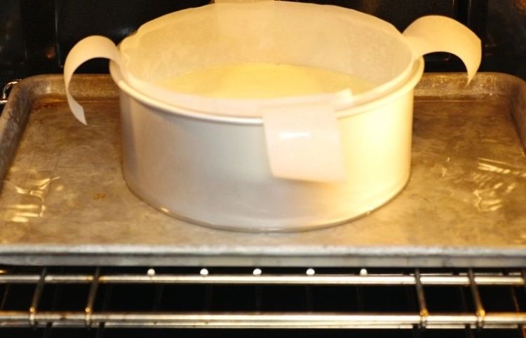 Upečte japonský tvarohový koláč v dvojitom kotli