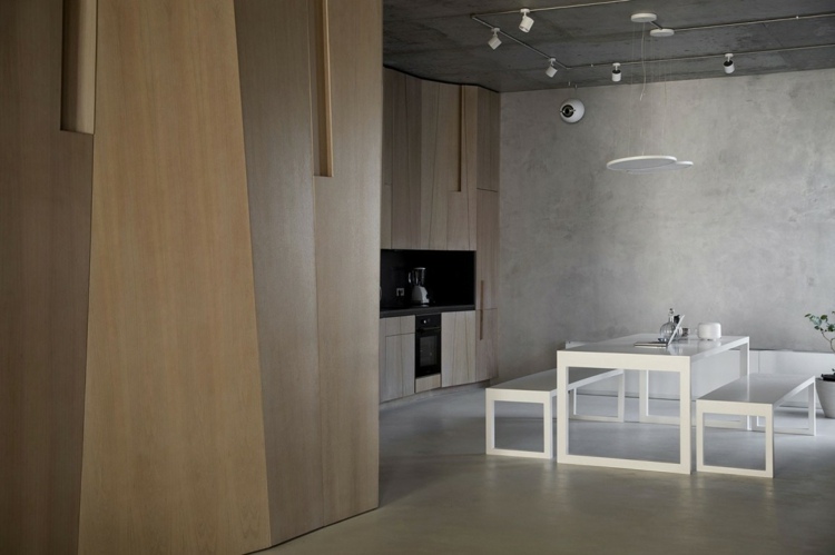 V japonskom štýle sa používa priečka, ktorá zahŕňa aj vybavenú kuchyňu kuchyňa jedálenský stôl stôl biela lavica japonské zariadenie mobil