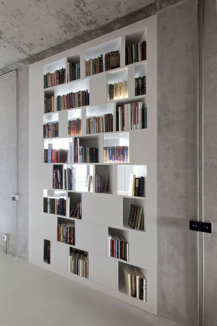 Japonský štýl - nástennú policu je možné použiť z oboch strán dizajnová nástenná polica vstavaná betónová stena japonská moderná