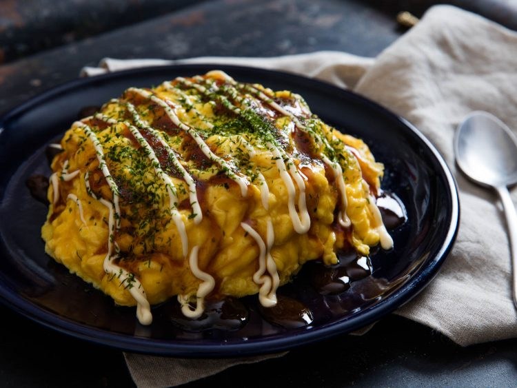 japonská omeleta omurice ryža kuracie zelenina
