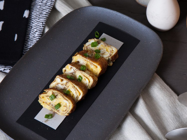 japonská omeleta tamagoyaki valcovaná receptúra ​​ingrediencie jednoduché