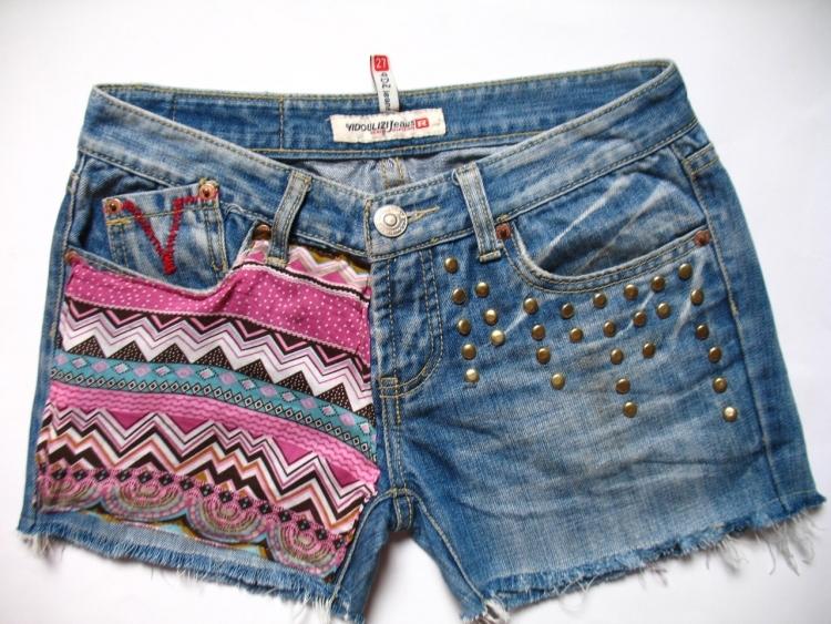 džínsy-horúce nohavice-dizajn-farebné-látky-strana-ozdobiť-kapsule-diy