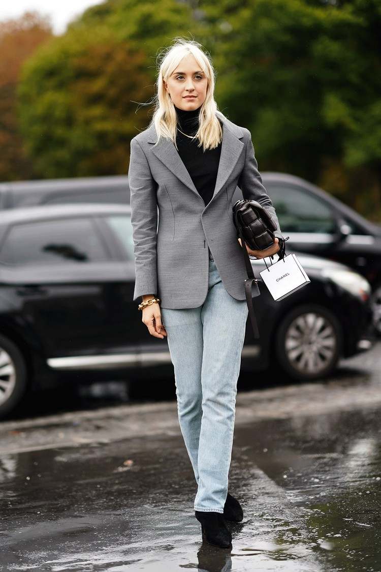 Džínsy trend 2021 rovného strihu svetlo modrej farby