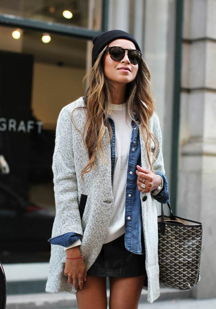 Džínsovú košeľu skombinujte so slnečnými okuliarmi z mandľovej pletenej sukne