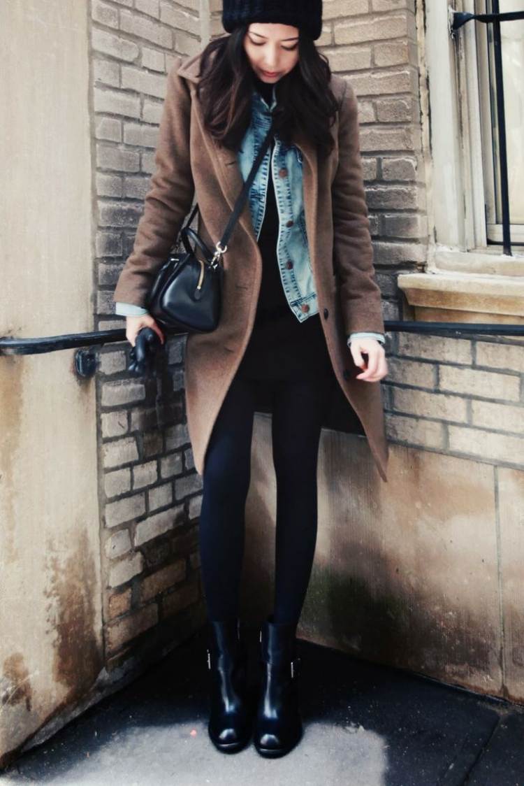 Džínsová bunda pre ženy -kombinujte-outfity-lagenlook-kabát-hnedé-čižmy-čierna-čiapka