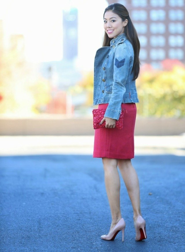 červená sukňa denimová bunda módne trendy 2015 Džínsová bunda módne trendy 2015 jesenná sezóna