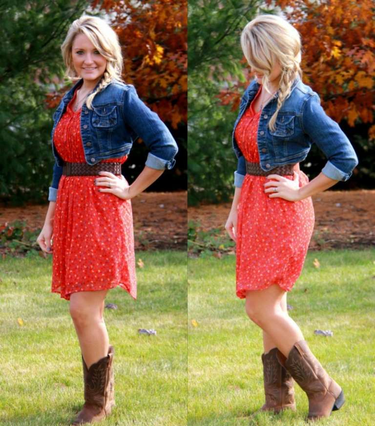 Džínsovú bundu skombinujte so šatami v jesenných farbách riflová bunda kombinovať jesenné šaty červený opasok kožené hnedé čižmy