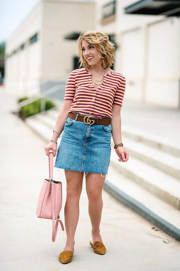 Letná riflová sukňa, ktorá kombinuje topánky s minisukňou