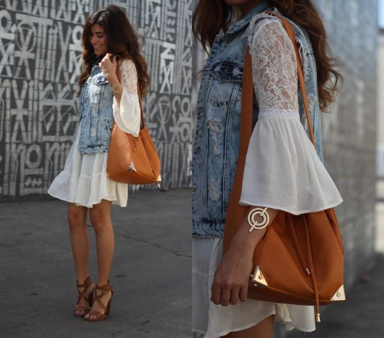 vzdušné, letné šaty v bielej farbe s čipkou, sandálkami a taškou z hnedej kože rifľová vesta-kombajn-dámske-letné-šaty-čipka-bohémska-kožená taška