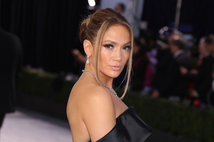 Jennifer Lopez fitness rutinný diétny sprievodca cvičebným plánom na brucho