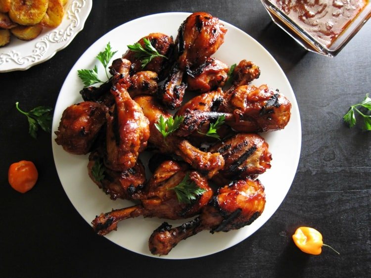 Vyrobte si trhanú kuraciu marinádu sami - nápady na recepty na grilovanie a pečenie