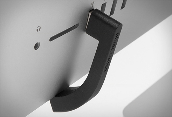 Rozšírenie v tvare J uľahčuje každodennú prácu na Imacu bluelounge-jimi-ako-na-miesto-rozšírenie-imac