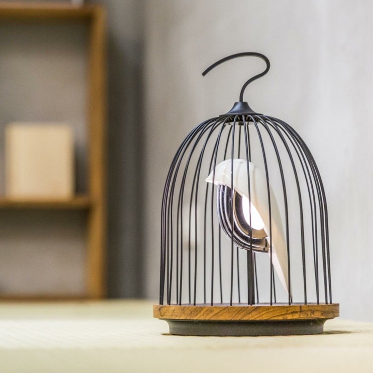 Bluetooth reproduktor s bielym vtáčikom bluetooth-reproduktor-ručne vyrobený-biely-vták-dekoratívny-bývanie