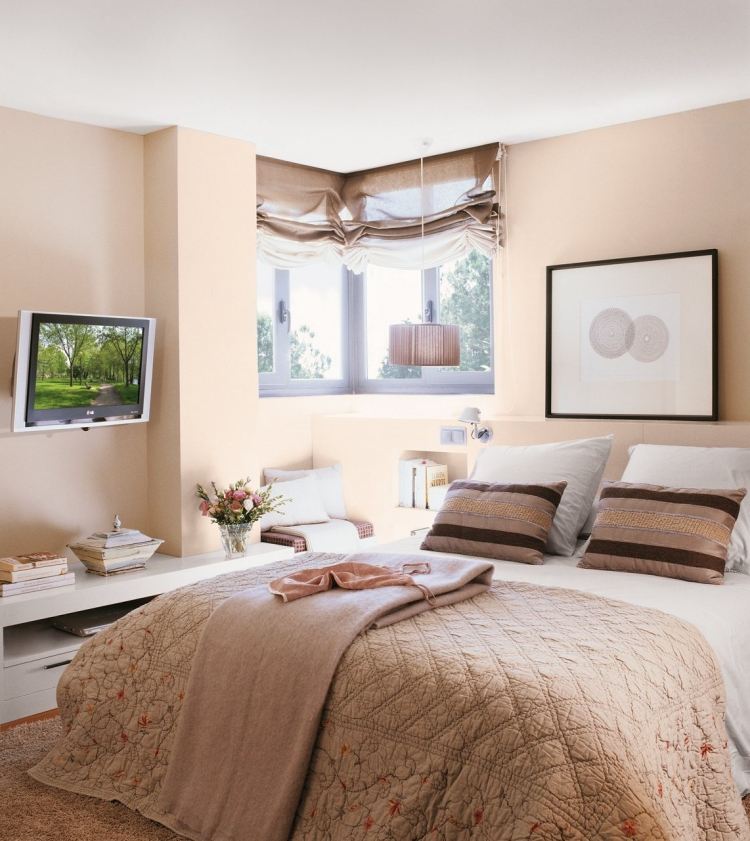 Mládežnícka miestnosť pre dievčatá-broskyňa-krémová-manželská posteľ-nástenná televízia