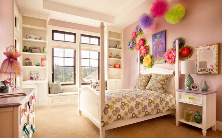 Pompézne hračky pre mladistvých nastavili ružový náter na stenu