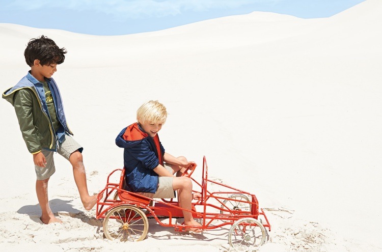 Detská móda vo veselých farbách na leto 2015 Chlapčenské módne detské šortky