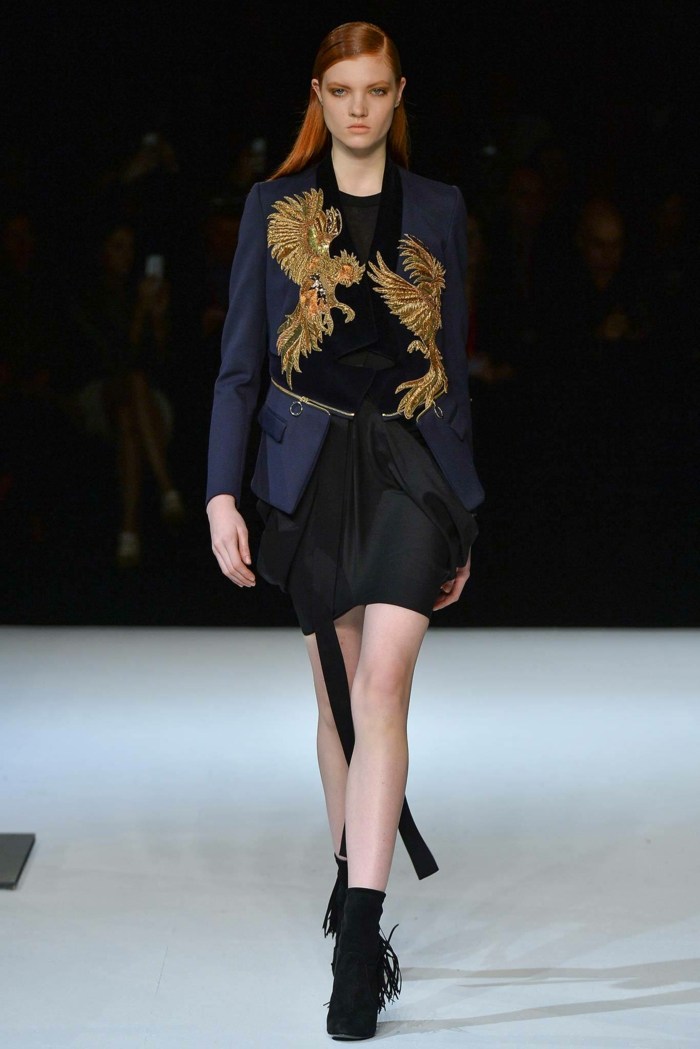 zvieracie-vtáčie motívy-semiš-členkové-čižmy-so strapcami