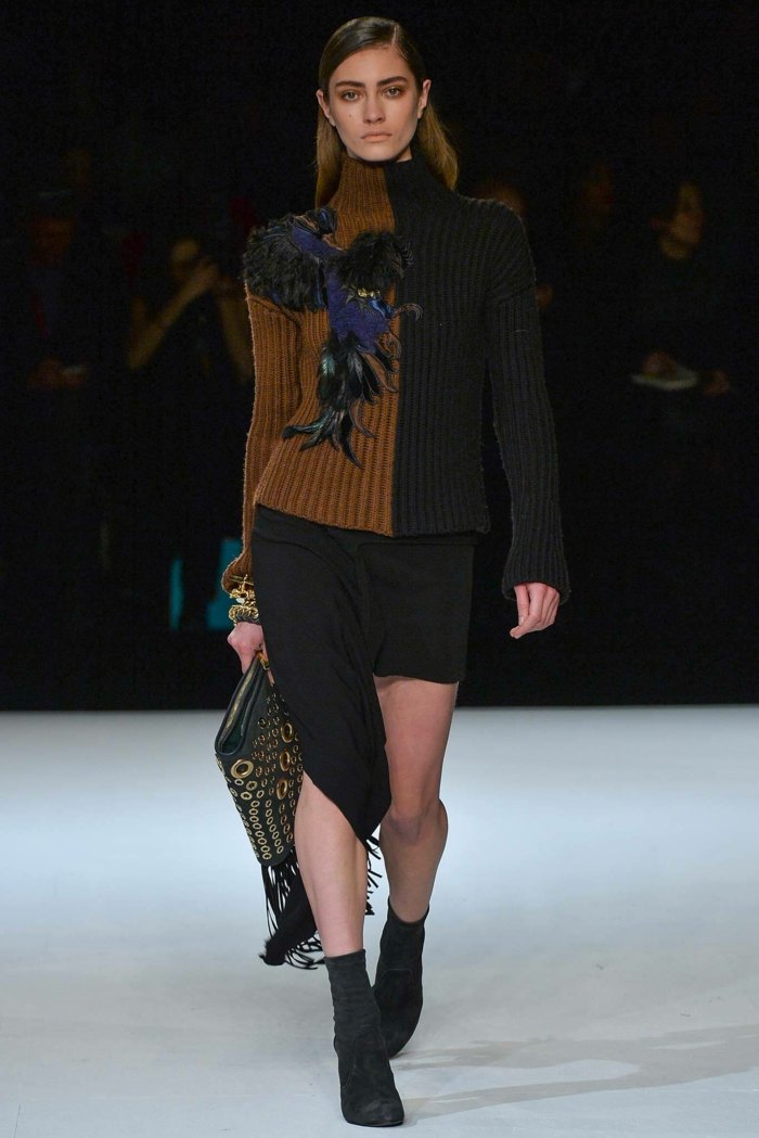 Úplet-sveter-sukňa-asymetrického strihu