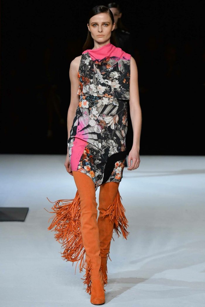 Nohavice-s overknees-fringed-blúzka-s-kvet-vzor