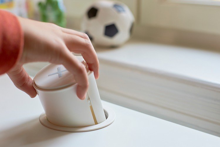 bezdrôtová nabíjačka-ikea-nábytok-nabíjacia stanica-na inštaláciu