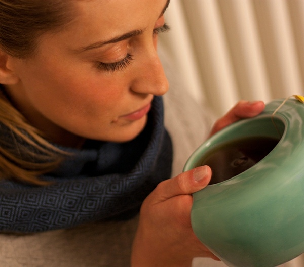 Nápad na dizajn šálky kávy porcelán v zelenej farbe Teplý porcelánový teplý nápoj so zelenou farbou