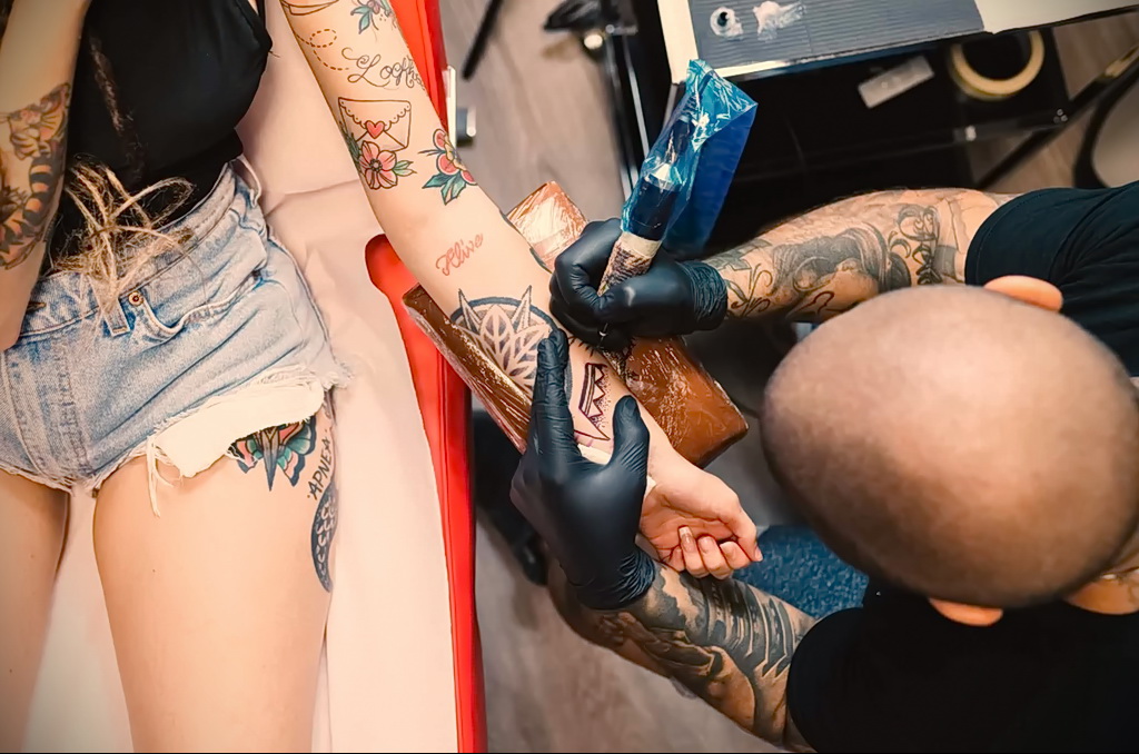 How quickly a tattoo heals - steps - care - tips - facts - photos - 4