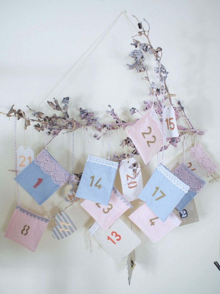 papierový tip pečiatka vetvička narodeninový kalendár