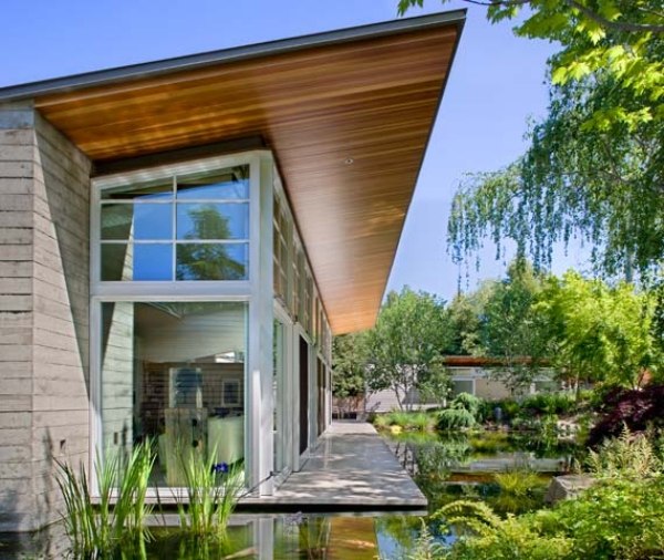 Stavba domu prízemná strešná krytina-drevené jazierko