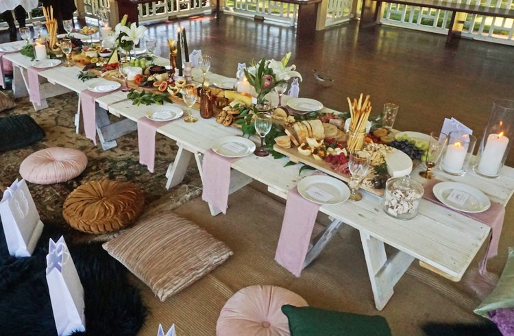 Nápady na studený bufet narodeninový vankúš na stôl na stôl