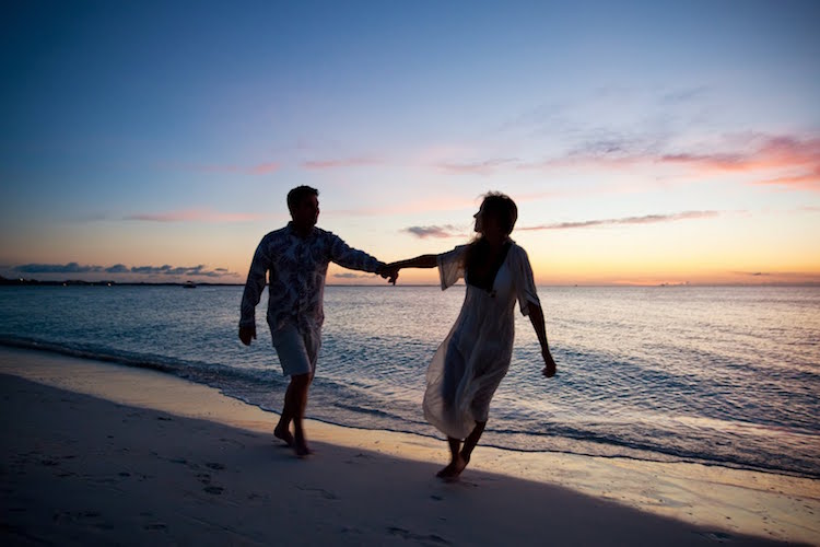 Podvádzanie vo vzťahu Podvádzanie vo vzťahu -pozitívny-pár-láska-rodina-dovolenka