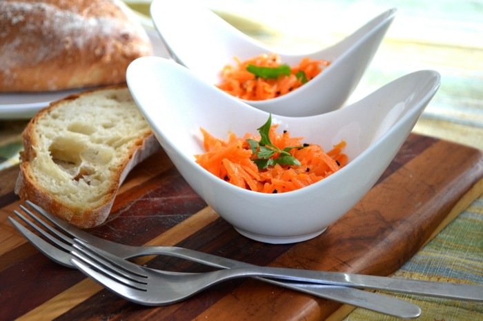 Pripravte si šalátovú misku mrkva rastliny chlieb