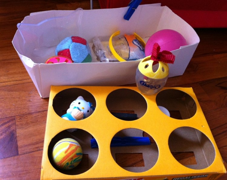 myš-diera-drotár-sám-mačka-hračka-loptičky