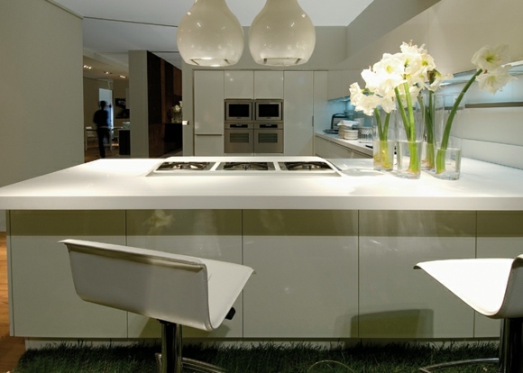 celobiela-elegantná-kuchyňa