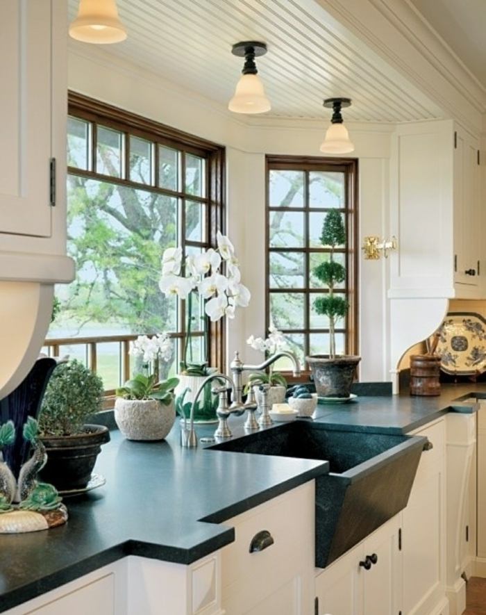 kuchynský drez mastenec moderný biely čierny