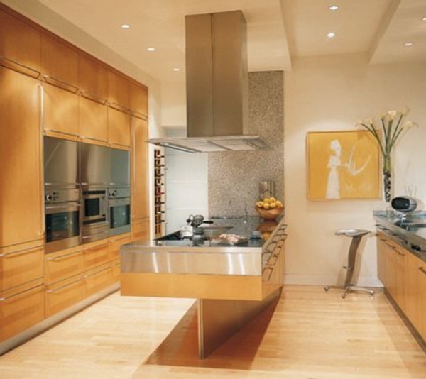 Vstavaná skriňa z nerezovej pracovnej dosky