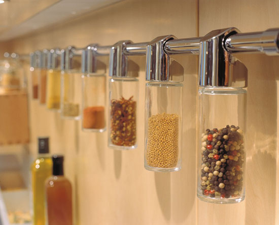 Stojan na korenie-praktická-nástenná jednotka-kuchyňa