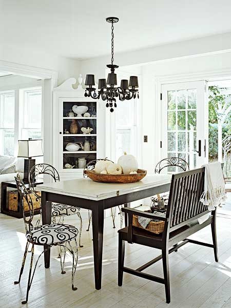 kuchynská lavica-tmavo-drevo-biela-kuchyňa