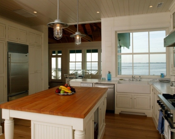 biela kuchyňa-vila-pri-mori